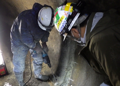 トンネルやダム等の地中構造物の打継目、クラックなどからの漏水を確実に止水